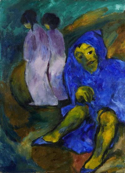 Person mit gelblicher Hautfarbe sitzt im Vordergrund in einem strahlend blauen Umhang mit Kapuze; dahinter zwei Personen mit schwarzen Haaren in rosa-wei&szlig;en Umh&auml;ngen vor gr&uuml;n-braunem Hintergrund.